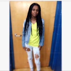 Meet your Posher, Sanai